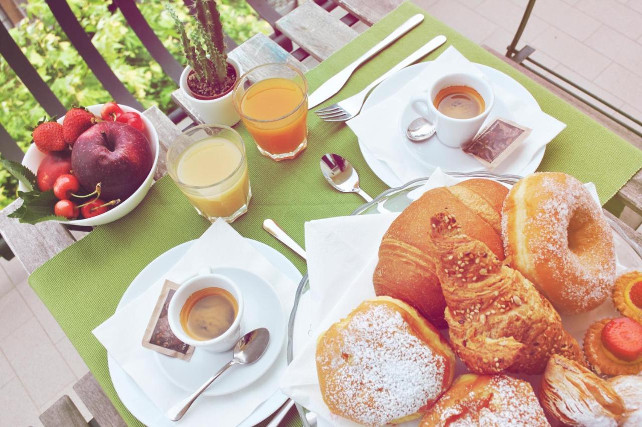 Hotel Aria Di Mare - Bed & Brunch In Centro A Riccione Eksteriør bilde