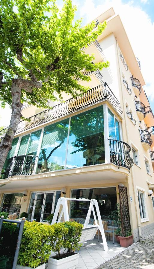 Hotel Aria Di Mare - Bed & Brunch In Centro A Riccione Eksteriør bilde
